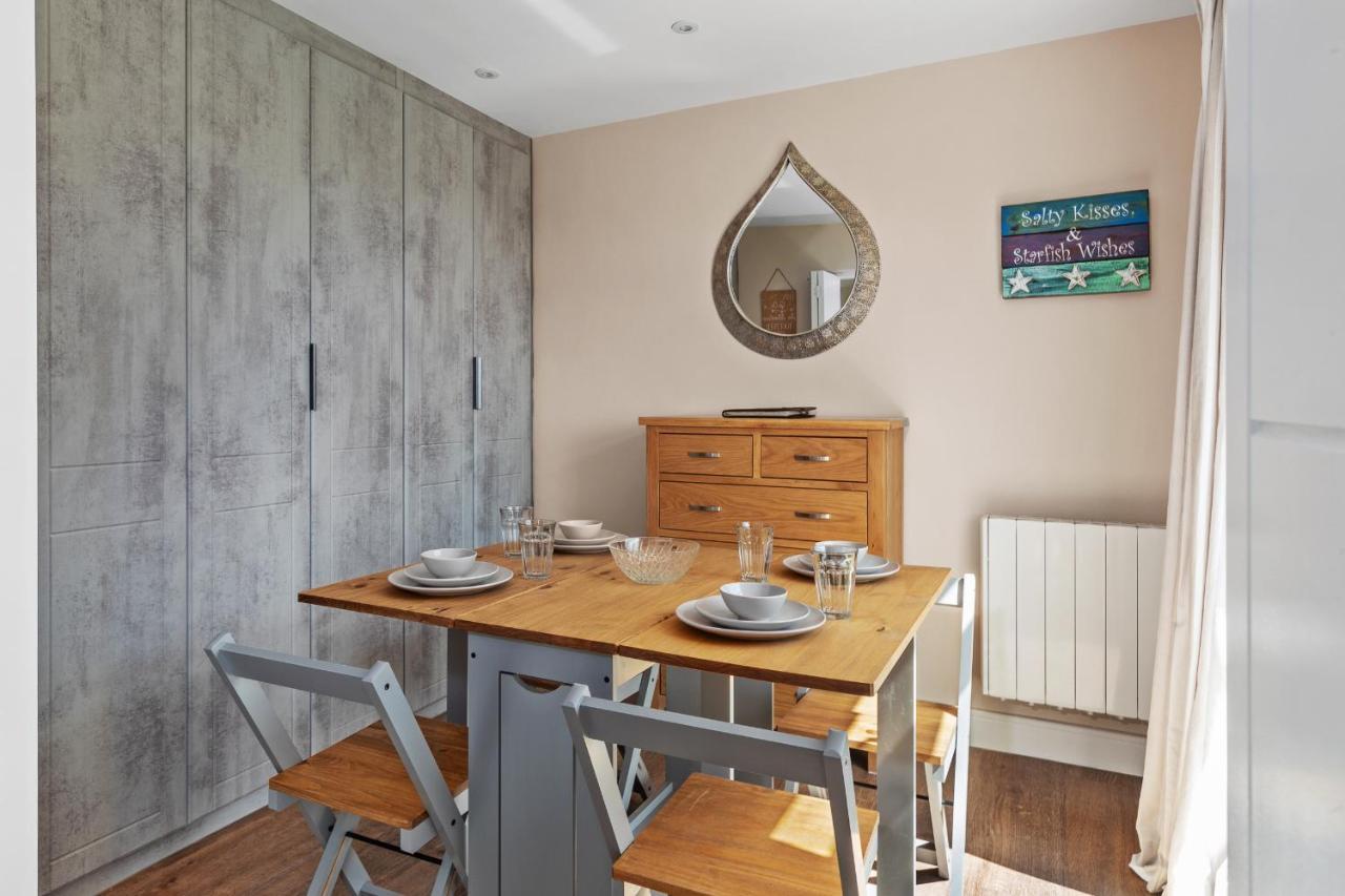Hodgeston Salty Kisses - Sea Front Aparment 아파트 외부 사진